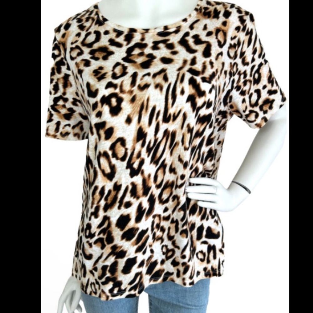 EUC Chicos cheetah print top size 3 (XL)